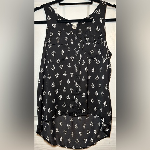 FOREVER 21 Button Down Hi-Low Printed Tank Top- Black/White Size Small - Picture 1 of 5